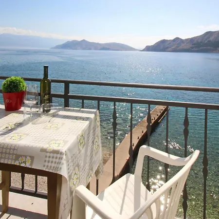 Mihovil By Interhome Lägenhet