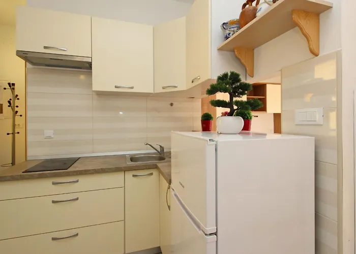 Mihovil By Interhome Lägenhet Baška