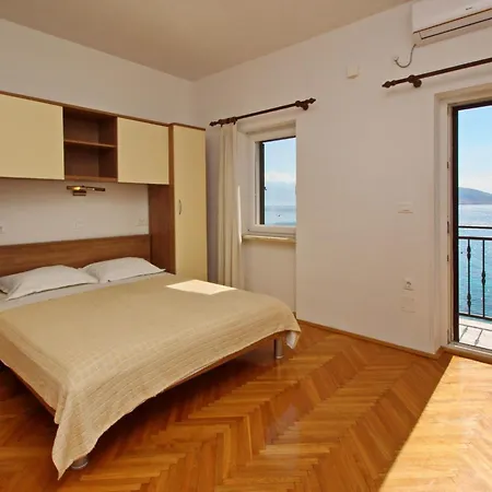 Mihovil By Interhome * Baška